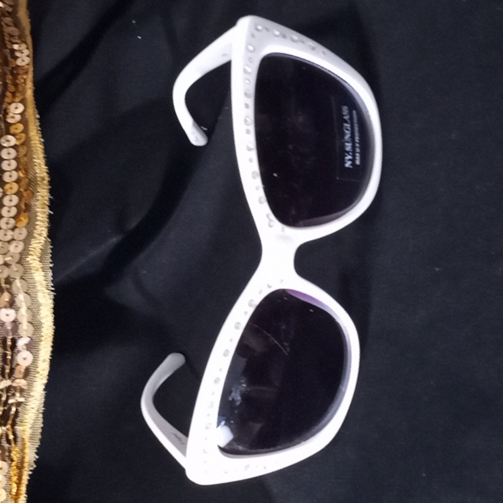 💚HOST PICK💚 Sunglasses - Picture 2 of 6